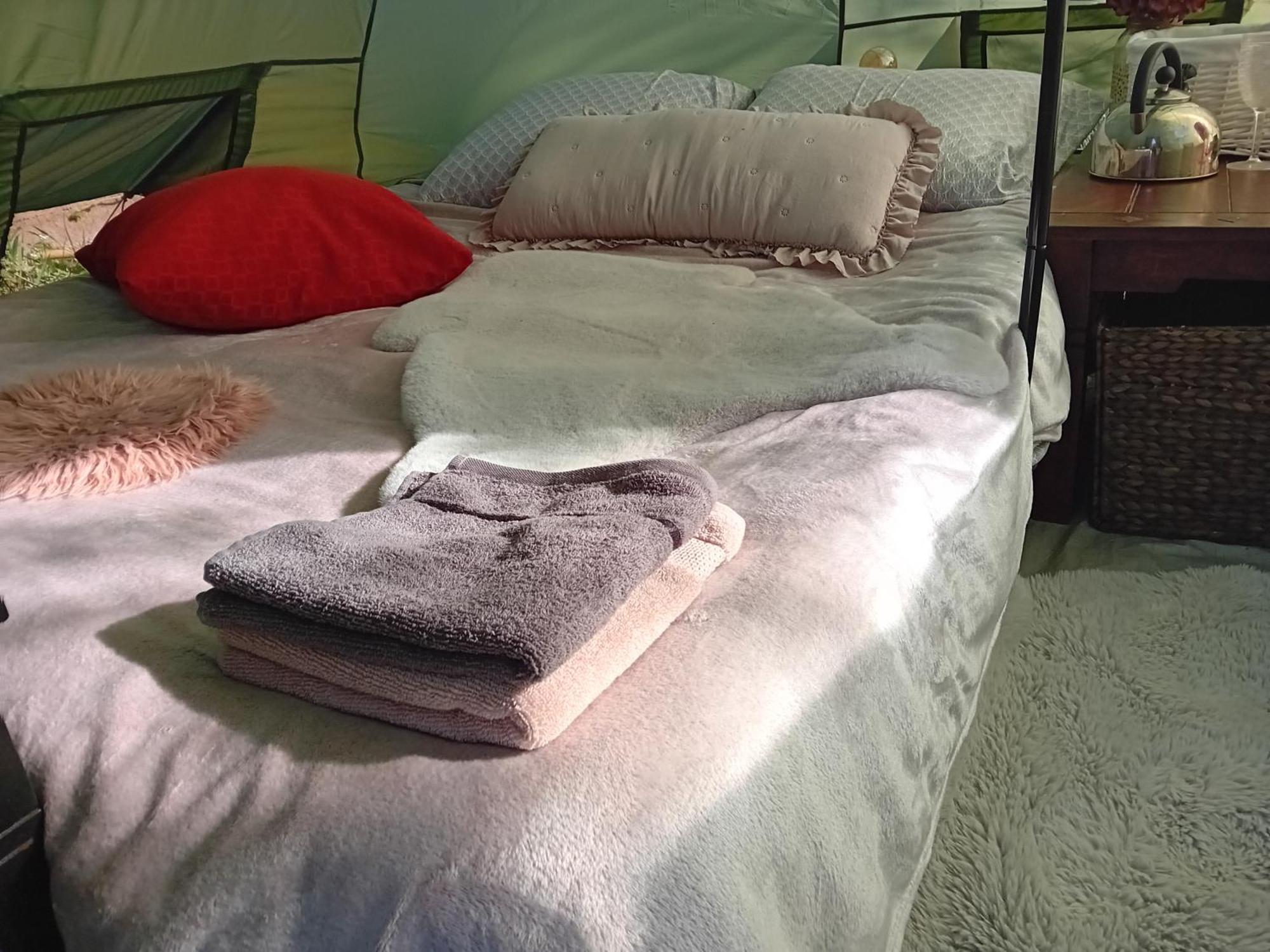 Indian Tent Tipi In Shared Lot And Shared Bathroom Mrse Luaran gambar